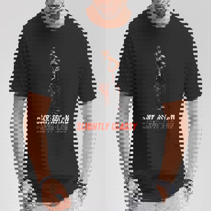 ピンナップガール スマート、生意気、やや上品 Tシャツ 面白い贈り物