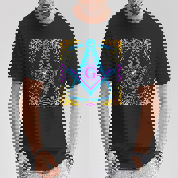 フリーメーソンのシンボル「誠実さをもってリードするフリーメーソンの父」 Tシャツ 面白い贈り物