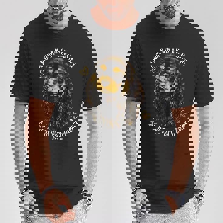 ブラックとタン、キャバリアキングチャールズ・スパニエル Tシャツ 面白い贈り物