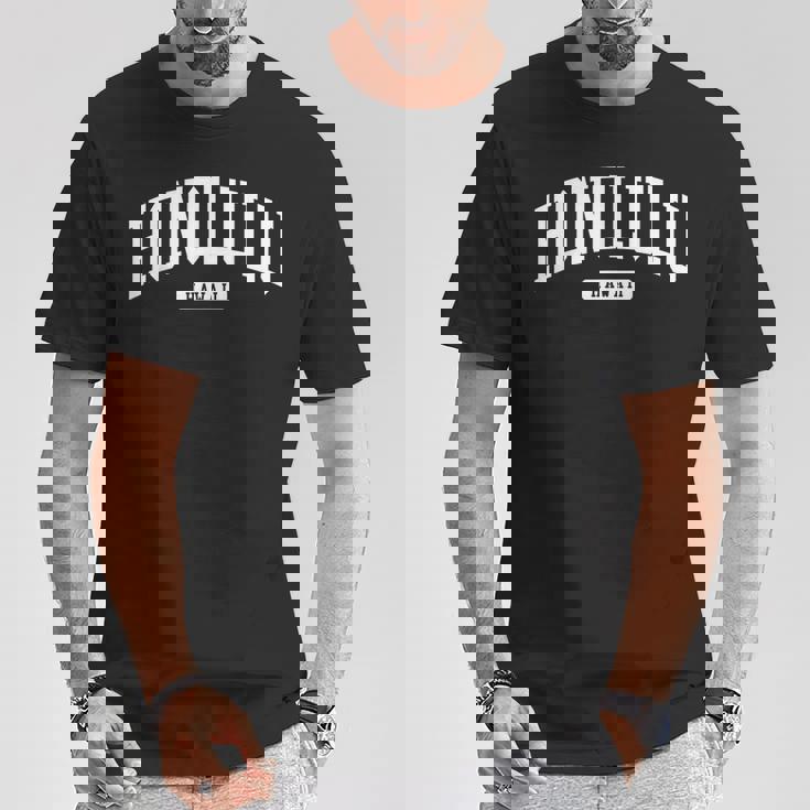 ホノルル ハワイ大学 大学 スタイル Tシャツ 面白い贈り物