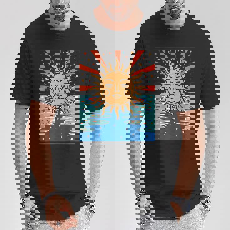 ボーホー 太陽と月 天体 三日月 フェイズ Tシャツ 面白い贈り物