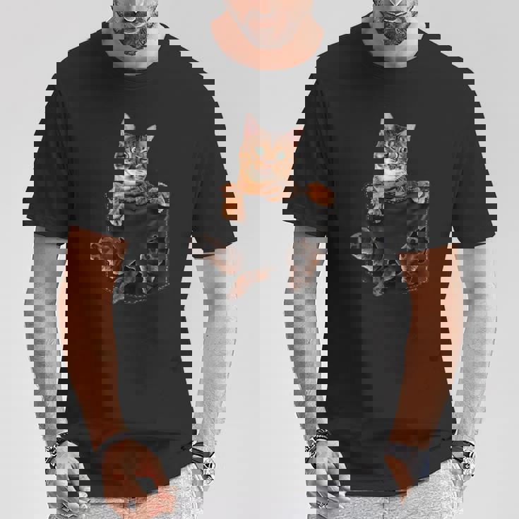 ポケットに入ったベンガルキャット Tシャツ 面白い贈り物