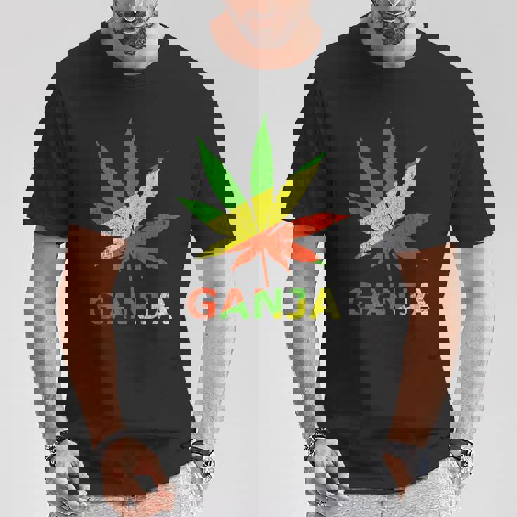 マリファナのガンジャ雑草の葉 ラスタカラー Tシャツ 面白い贈り物