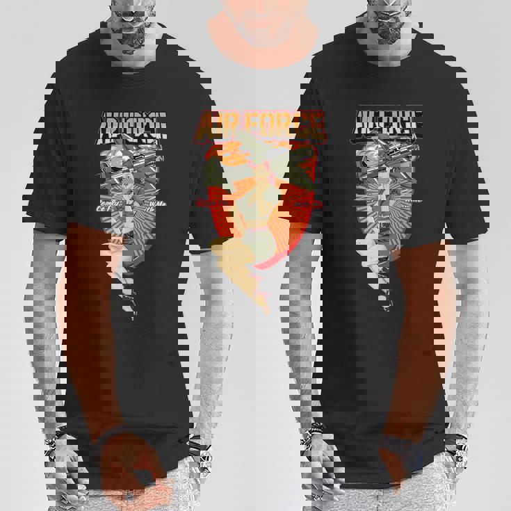 ミリタリーピンナップガール。 Tシャツ 面白い贈り物