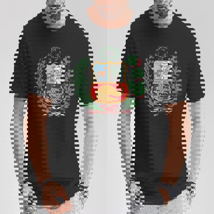 ユニセックス ペルーポロ ペルーストライプ レッド フットボール サッカー クレスト Tシャツ 面白い贈り物