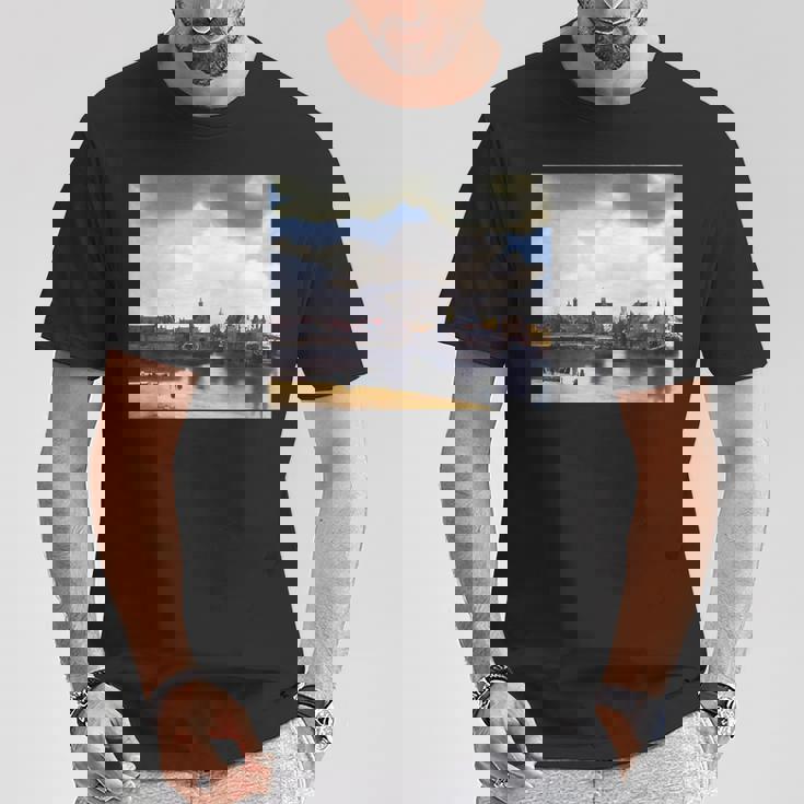 ヨハネス・フェルメールによるデルフトの眺めゲジヒト・オプ・デルフト 1661 Tシャツ 面白い贈り物