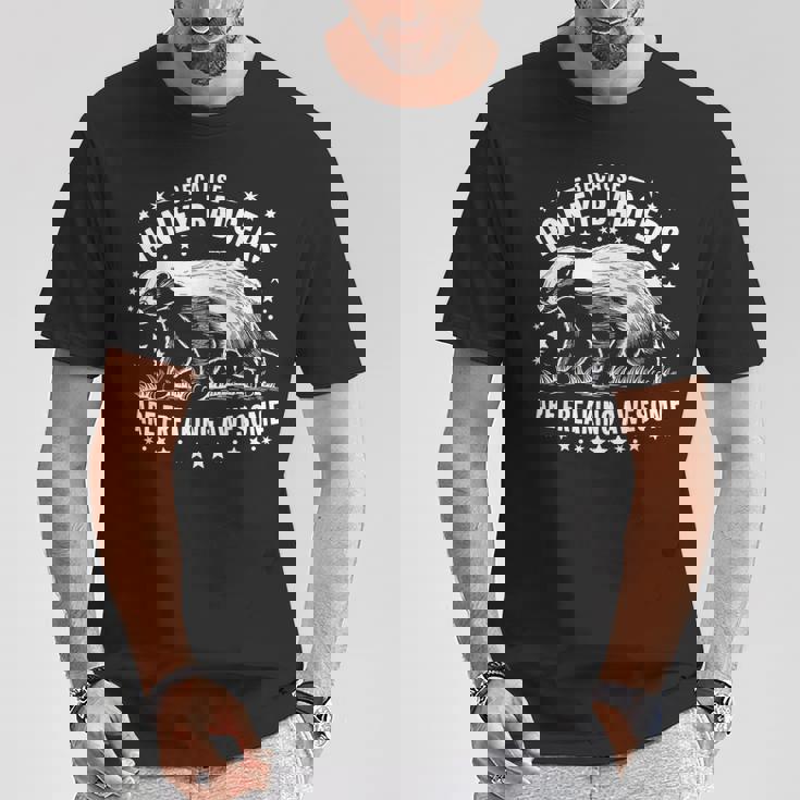 ラーテルはとんでもなく素晴らしい面白い動物だから Tシャツ 面白い贈り物