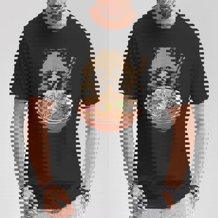 ラーメンたぬき タヌキ おもしろ ユニーク 動物 アニマル 狸 漢字 麺 グラフィック イラスト アニメ Tシャツ 面白い贈り物