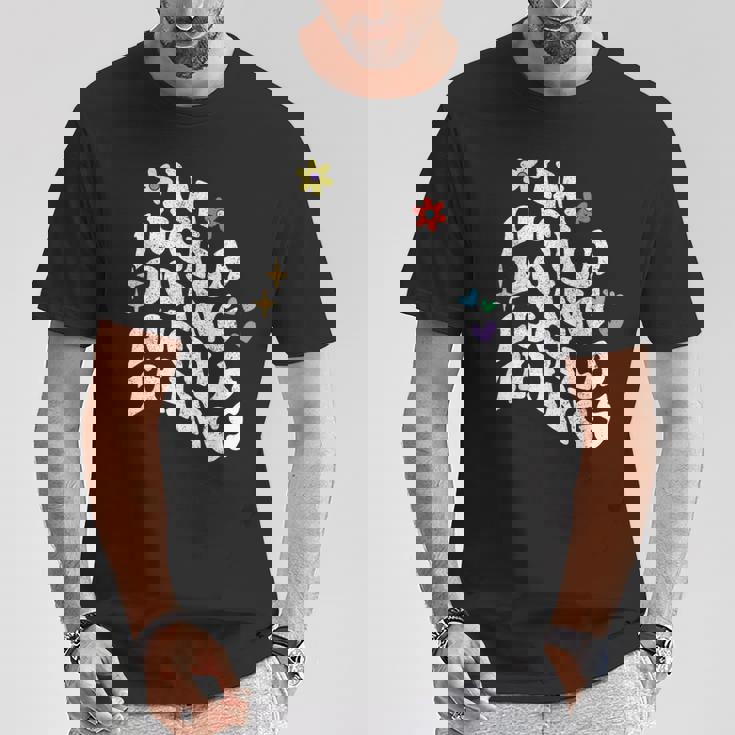 レトロ Groovy Im Lucila Doing Lucila Things 面白い母 Tシャツ 面白い贈り物