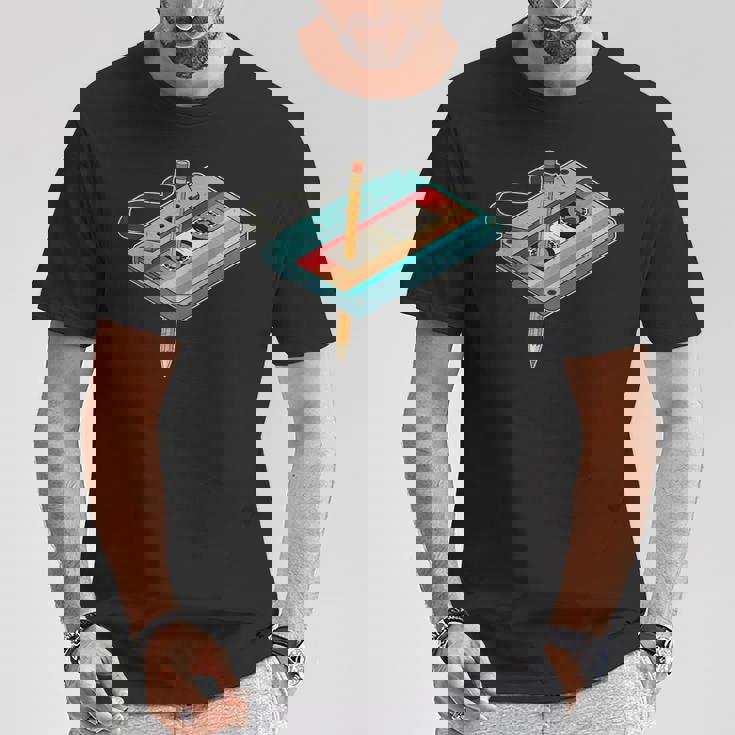 レトロ カセット テープ ペンシル 80 年代 90 年代の音楽ミックステープの振り返り Tシャツ 面白い贈り物
