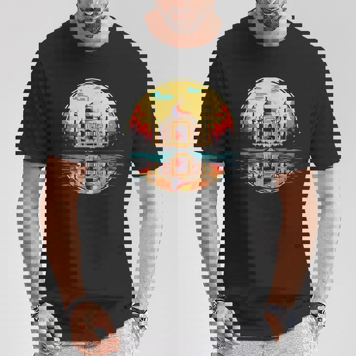 レトロスタイルのタージマハル。 Tシャツ 面白い贈り物