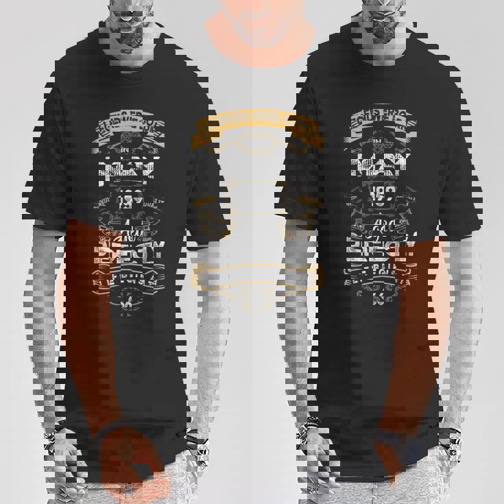 ヴィンテージ66歳の誕生日レジェンドは1959年5月に誕生しました。 Tシャツ 面白い贈り物