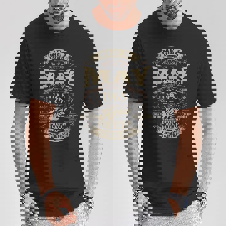 ヴィンテージ還暦祝い 1965年5月生まれ 60歳 Tシャツ 面白い贈り物