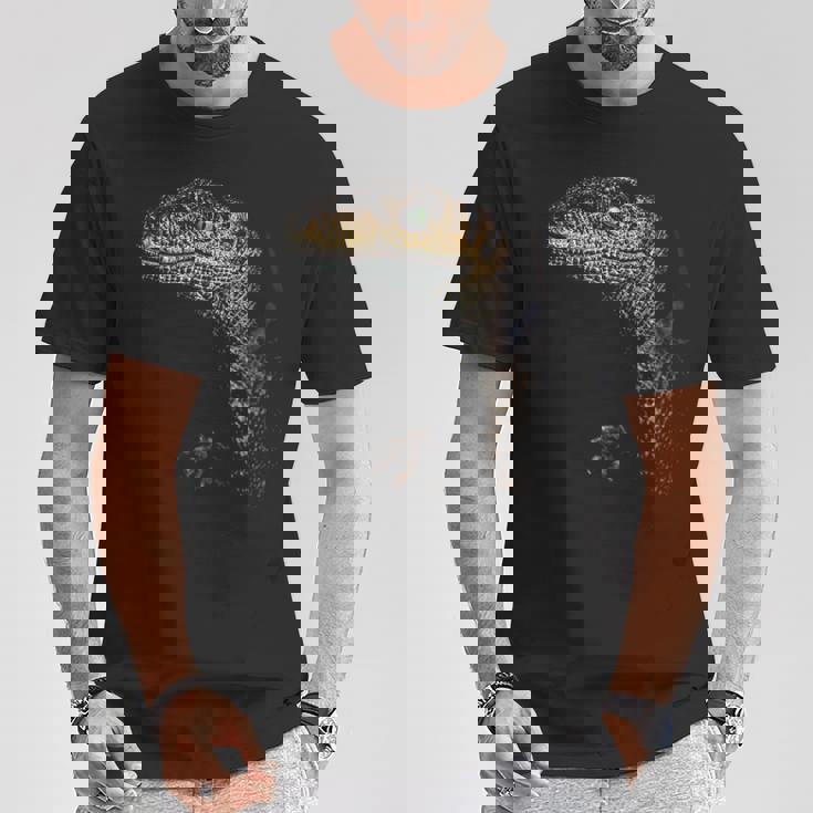 ヴェロキラプトル恐竜狩りリアルなグラフィックデザイン Tシャツ 面白い贈り物