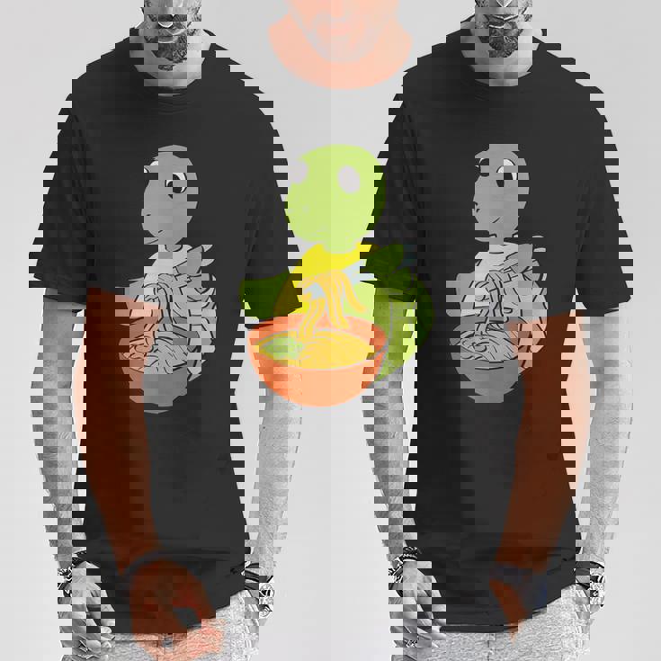 亀がラーメンを食べる 和食 Tシャツ 面白い贈り物