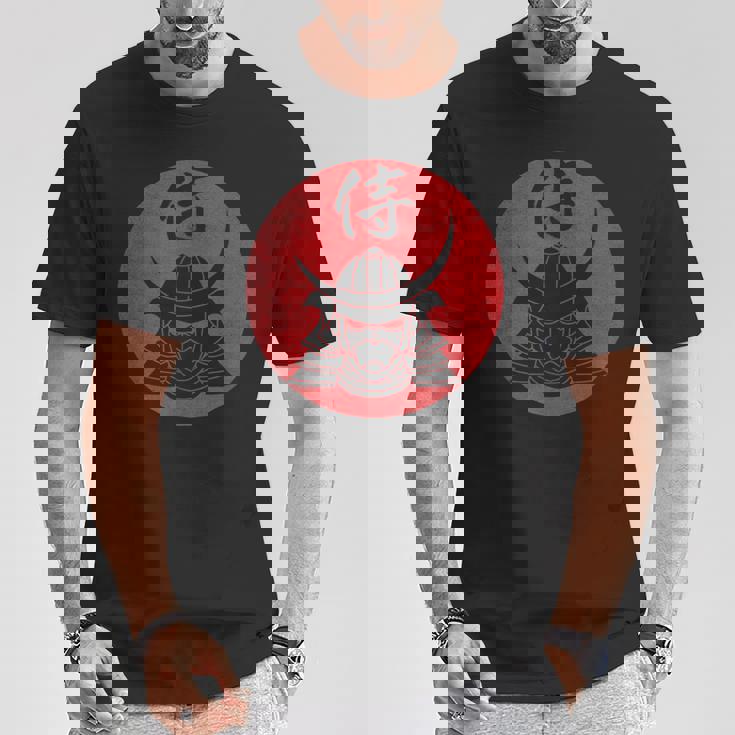 侍の戦士の兜日本の漢字-黒 Tシャツ 面白い贈り物