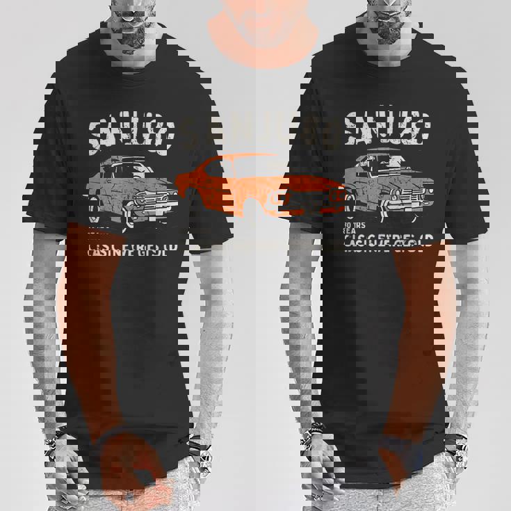 傘寿祝い 車好き お父さん 男性 クラシックカー 80歳 Classic Never Gets Old Tシャツ 面白い贈り物