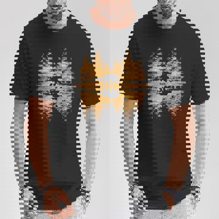 夕暮れのクマと森 自然愛好家 Tシャツ 面白い贈り物