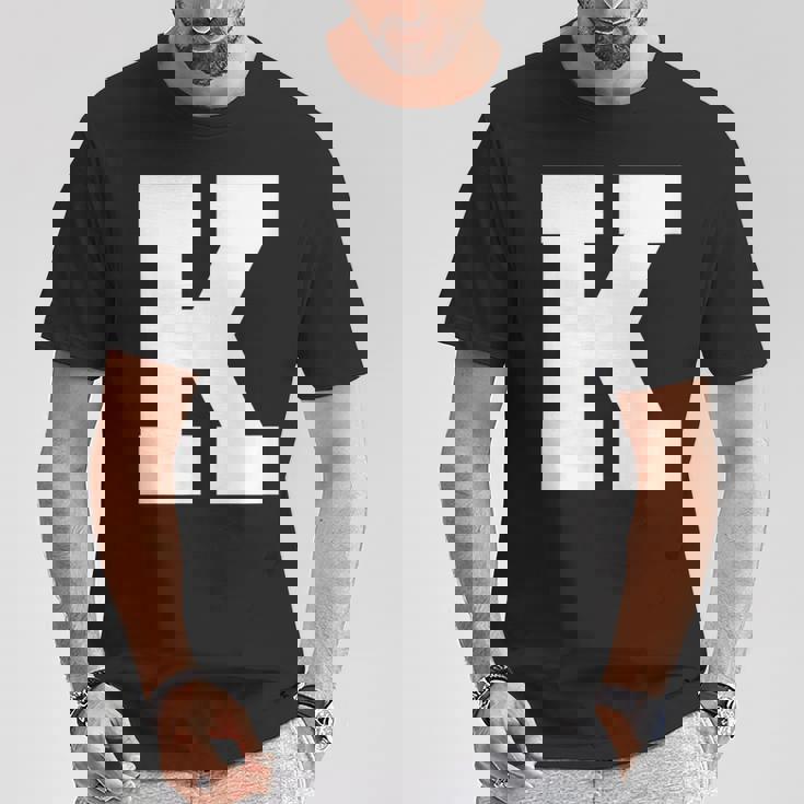 大文字 K アルファベットモノグラム イニシャル Tシャツ 面白い贈り物