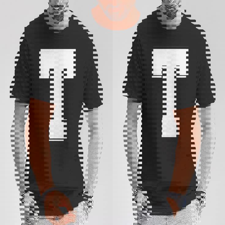 大文字tアルファベットモノグラムイニシャル Tシャツ 面白い贈り物