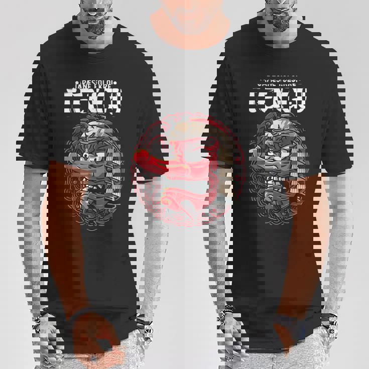 天狗 日本の民俗神アート蛇男 Tシャツ 面白い贈り物