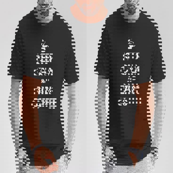 平静を保ち コーヒーを飲む Keep Calm And Drink Coffee Tシャツ 面白い贈り物