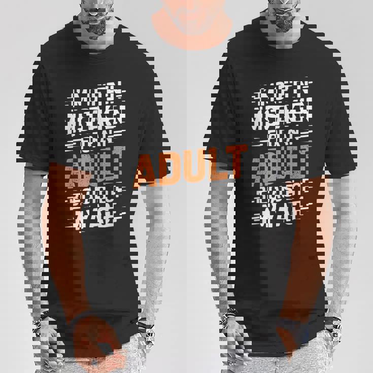 年齢のせいでよく大人と間違われる Tシャツ 面白い贈り物