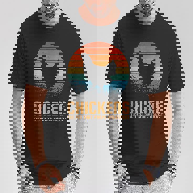 朝ごはんを食べるペット、ニワトリ Tシャツ 面白い贈り物