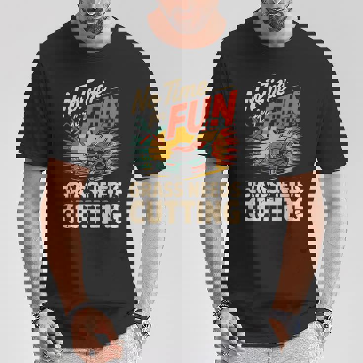 楽しい草刈りの必要がない 面白い芝刈り Tシャツ 面白い贈り物
