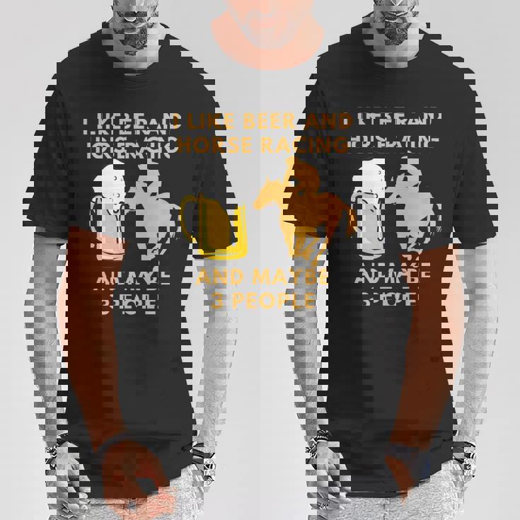 私はビールと競馬が好きで、多分3人の面白い贈り物が好きです Tシャツ 面白い贈り物