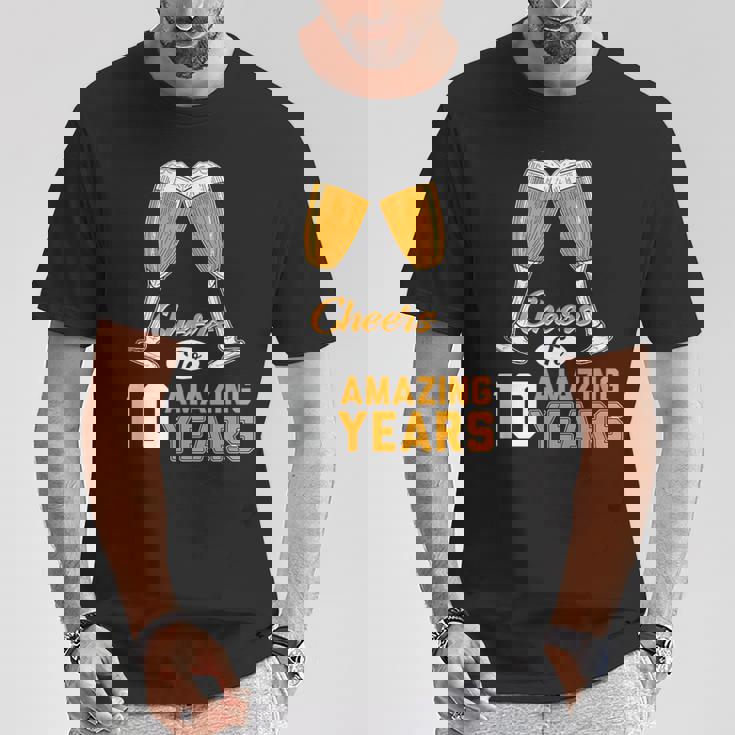 結婚10周年記念ギフト Cheers Amazing Years Married Tシャツ 面白い贈り物