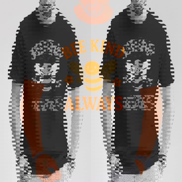 蜂はいつも優しく。先生の優しさ Tシャツ 面白い贈り物