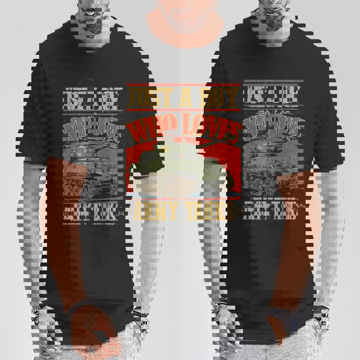 陸軍戦車が大好きな少年第二次世界大戦のシャーマン戦車 Tシャツ 面白い贈り物