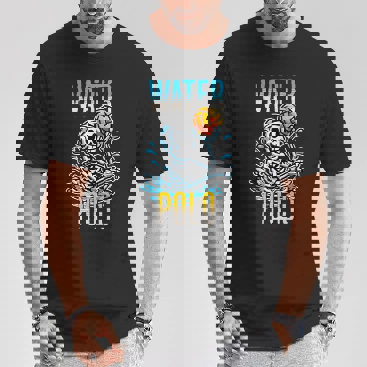 面白いスケルトン水球スポーツファン漫画スタイル Tシャツ 面白い贈り物