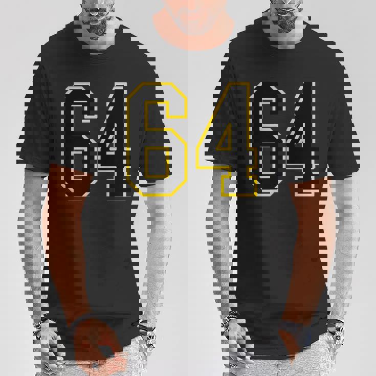 黒と黄色のカレッジスポーツスタイルの64番。 Tシャツ 面白い贈り物