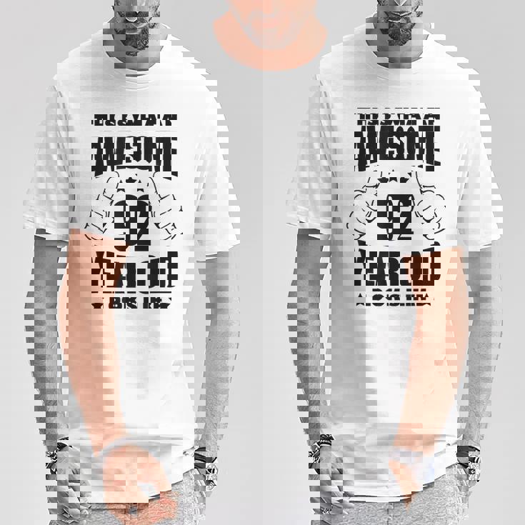 92歳の誕生日 女性 男性 素晴らしい92歳のおばあちゃん Tシャツ 面白い贈り物