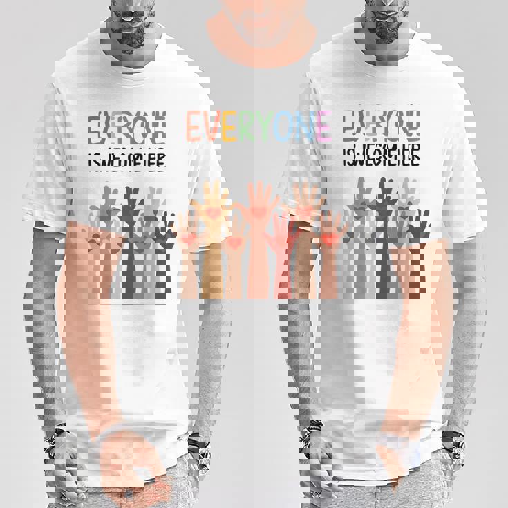 Everyone Is Welcome Here アイダホ 教師 男性 女性 キッズ Tシャツ 面白い贈り物