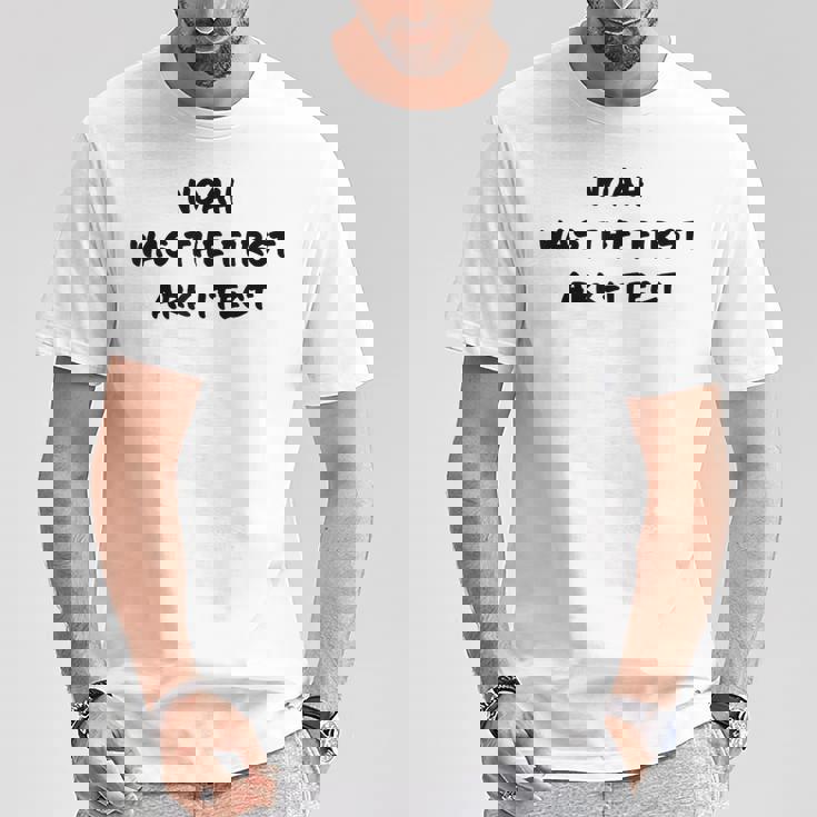 Clean Bible Character Humor – Noah The Ark-Itect Joke Tシャツ 面白い贈り物