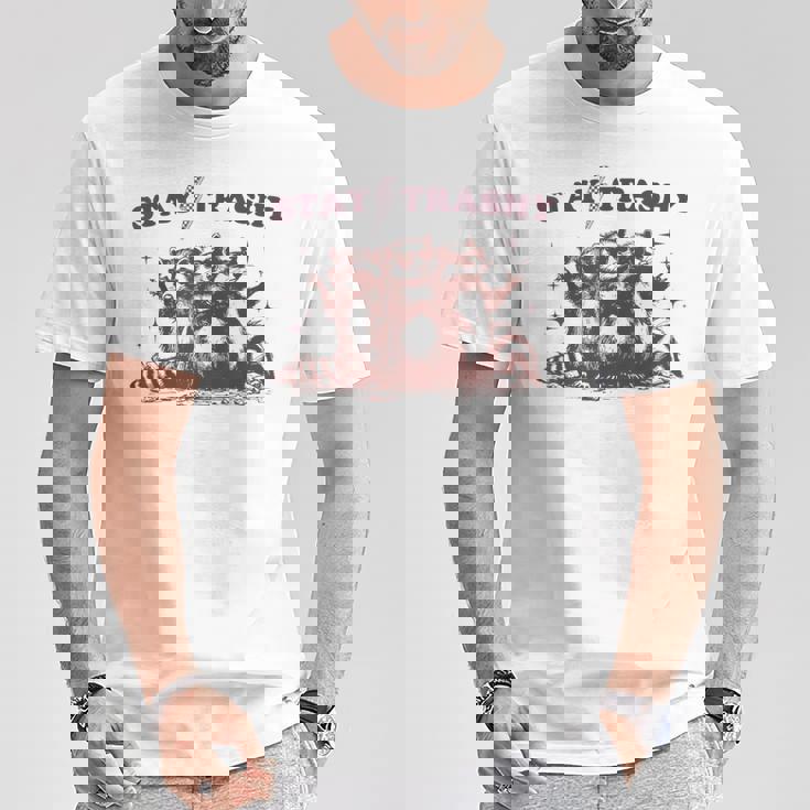 Stay Trashy Raccoon Opossum Tシャツ 面白い贈り物