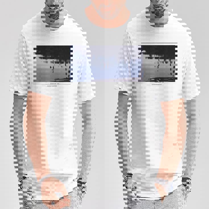 「犬神家の一族」逆さ足ショット Tシャツ 面白い贈り物