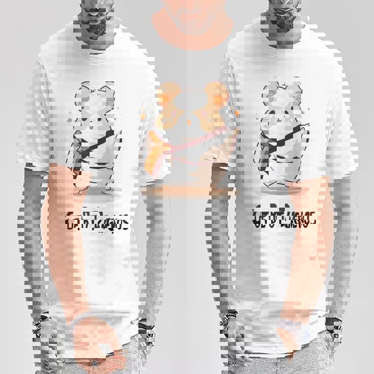 かわいいけど危険な面白いハムスター空手 Tシャツ 面白い贈り物