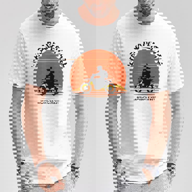 アドベンチャー バイク おもしろ ツーリング 人生は冒険だ オフロードバイクバイク イラスト Tシャツ 面白い贈り物