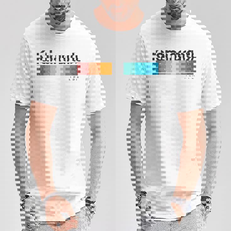 カトマンズ ネパール レトロスタイル ビンテージデザイン Tシャツ 面白い贈り物