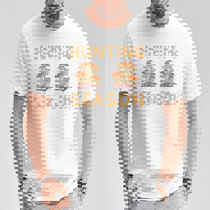 キノコ狩りの季節 長袖tシャツ Tシャツ 面白い贈り物