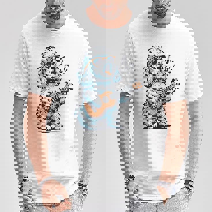ギターを弾く犬 マルチーズプードル 面白い落書き Tシャツ 面白い贈り物