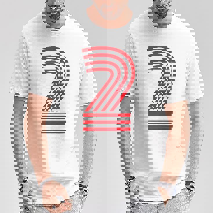 クールなレトロなレタリングジャージ、背番号2 Two Dos Tシャツ 面白い贈り物