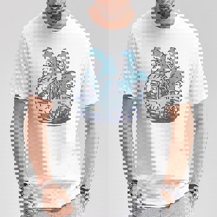 サメがたくさんトラックに Tシャツ 面白い贈り物