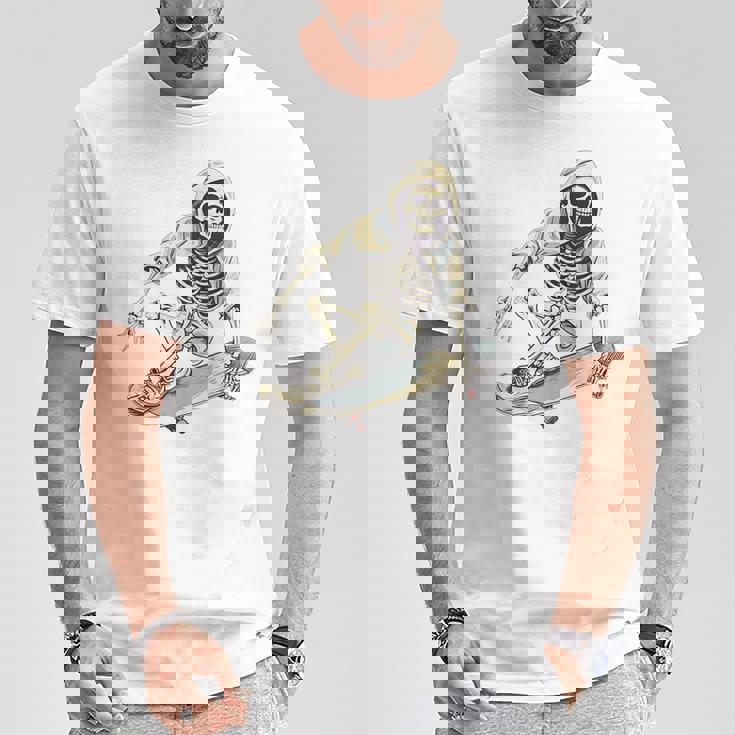 スケートボード スケルトン スケーター スケートボーダー スケートボード Tシャツ 面白い贈り物