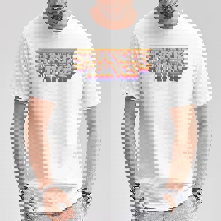 ストレンジャー・シングス ロゴ レトロ 旅行 ファン 記念品 Tシャツ 面白い贈り物