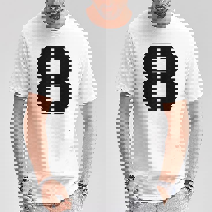 タイポグラフィ 太字 ステンシル 8番 数字 8 Tシャツ 面白い贈り物